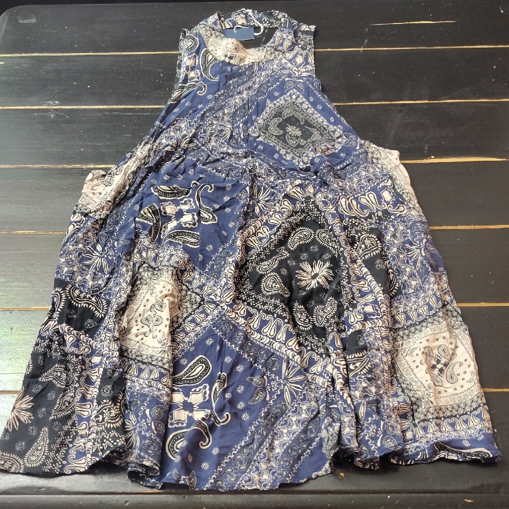 Free People Navy and Cream Paisley Dress/Top👗👗👗👗👗👗👗